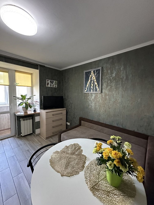 Двокімнатна з ремонтом у центрі міста! Три балкони! 75 м2. Мін.податки Ирпень - изображение 1