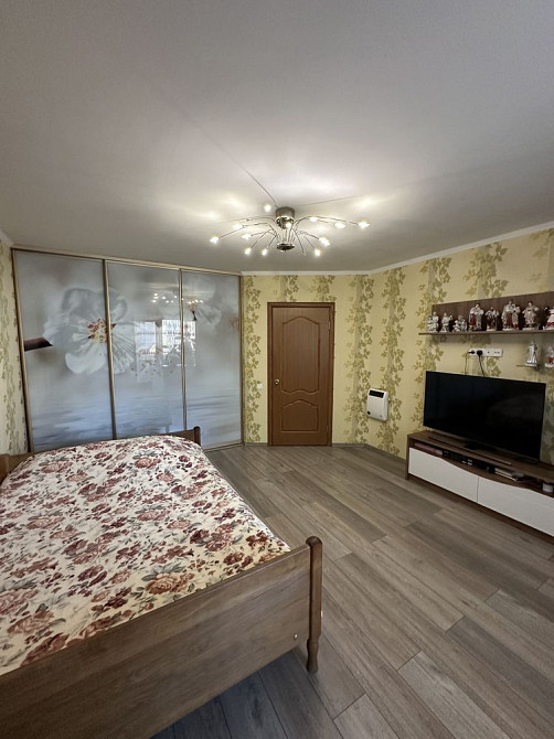 Двокімнатна з ремонтом у центрі міста! Три балкони! 75 м2. Мін.податки Ирпень - изображение 5