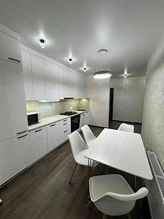 Сучасна квартира на Щасливому Ровно