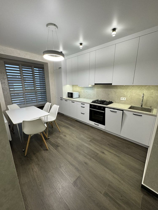 Сучасна квартира на Щасливому Ровно - изображение 1