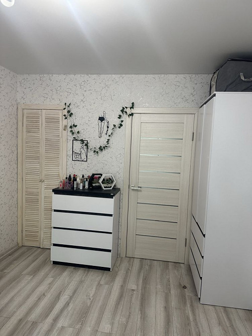 1КП Лески , двокімнатна квартира з ремонтом , технікою і мебелью !!! Николаев - изображение 5