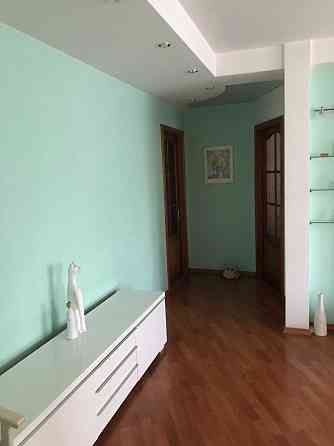 Продам трехкомнатную квартиру-студию на Малом рынке Запорожье