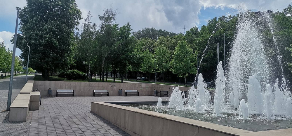 Продам 2-х кмн квартиру центр пр. Свободы Каменское (Запорожская обл.) - изображение 1