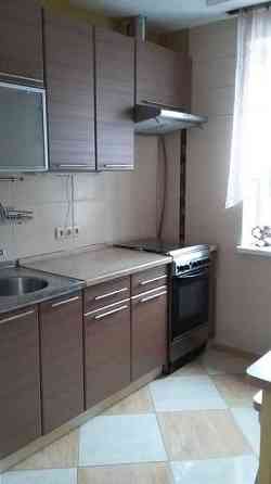 На тривалий термін затишна,чиста,тепла квартира. Пр. Б.Хмельницького. Днепр