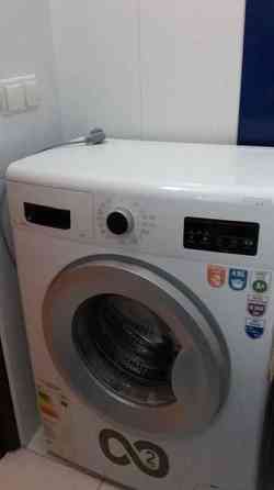 На тривалий термін затишна,чиста,тепла квартира. Пр. Б.Хмельницького. Днепр