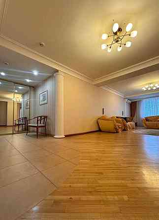 Продам 3 ком с ремонтом  на ул. Академика Чекмарева .Нагорка Днепр