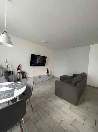 Продаж трикімнатної квартири з євроремонтом в новобудові Винники