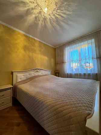 Продам трикімнатну квартиру в цегляному будинку! Район північний!! Ровно