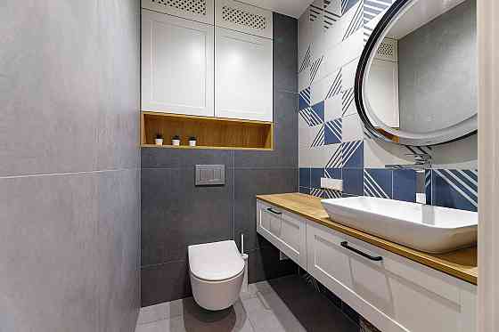 Оренда сучасної 2-х рівневої квартири із 3 спальнями, вул.Угорська 12 Львов