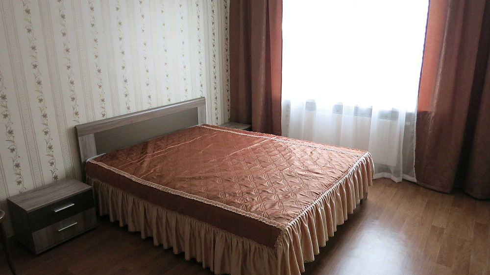 Своя однокомнат кв-ра ЖК Патриотика улРусовой 1,метро Осокорки хозяйка Київ - зображення 1