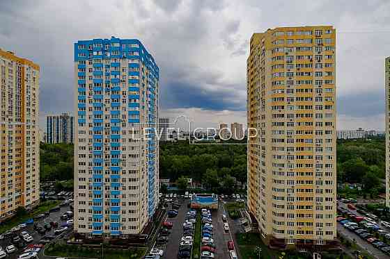 2 кім 72 м.кв. в ЖК Паркові озера вул. Воскресенська 16Б Київ