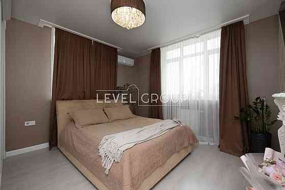 2 кім 72 м.кв. в ЖК Паркові озера вул. Воскресенська 16Б Київ