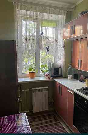 Продам двукімнатну на Металургів від господаря Запорожье