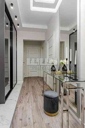 Продаж 2к (2 окремі спальні )з новим ремонтом в ЖК Нова Англія !!! Київ