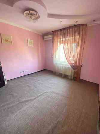 Продам 3-кімнатну на Позняках, вул. Срібнокільська-14 Київ