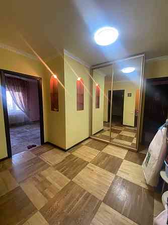 Продам 3-кімнатну на Позняках, вул. Срібнокільська-14 Київ