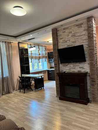 Метро Святошин ул Витрука 4/9 сталинка 3-х комн кв-ра с газом 70квм Киев