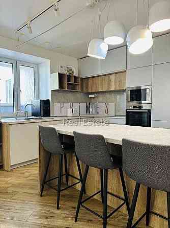 Продаж 2-кімнатної квартири з новим дизайнерським ремонтом в новому ЖК Київ