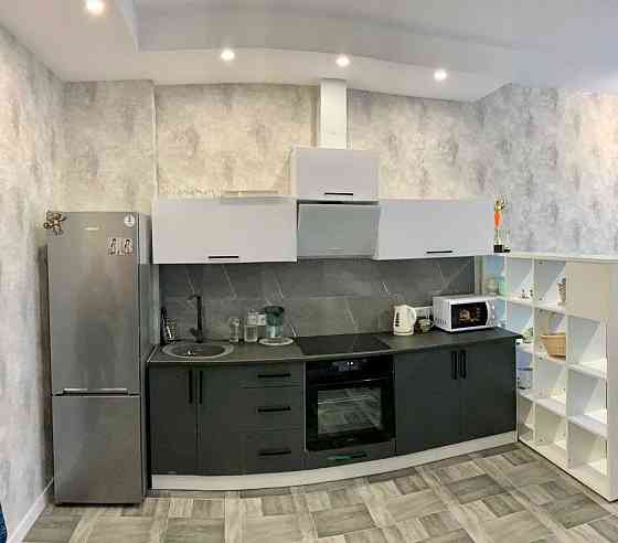 Продам 2-кімнатну квартиру ЖК Баку Центр балкон Днепр