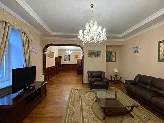 Здам - 3-кім.кв  Хрещатик вул. (Kreschatic), 15 Київ