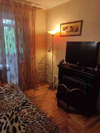 Продам 2-х комнатную квартиру 2/5,центр Запорожье