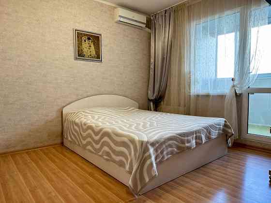 Без %. Продаж 3к. квартири 77 м2. вулиця Здолбунівська 11-А. Позняки Київ