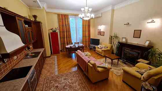 Саксаганського на розі Паньківської, метро Університет. Продаж. Київ