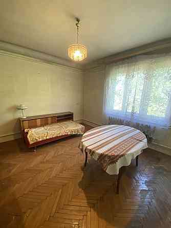 Продаж 2кім квартири , потребує ремонту Ужгород