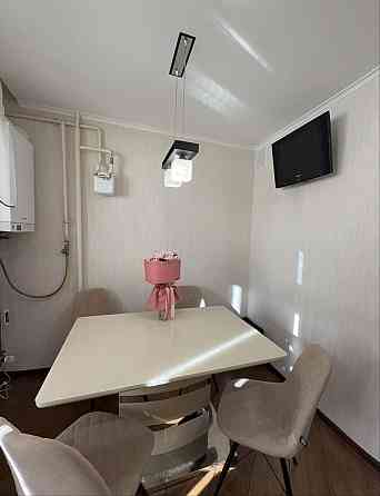 Продаж трьохкімнатної квартири в центрі міста. Васильківське