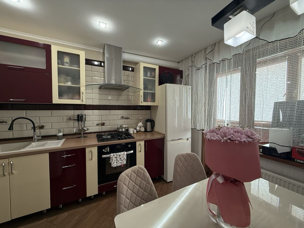 Продаж трьохкімнатної квартири в центрі міста. Васильківське - изображение 1