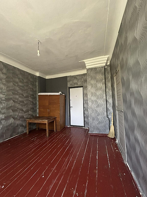 Продам ДЕШЕВО комуналку Коростень - зображення 1