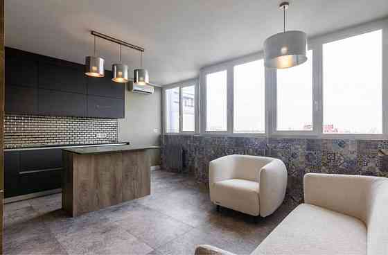 Продаж/БЕЗ %/2 спальні/З ремонтом/Видова/Біля метро/У центрі/Деміївка Київ