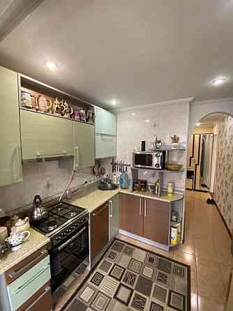 Сдам 2-х комнатную на проспекте 127 р-н Essco 2 этаж Черновцы