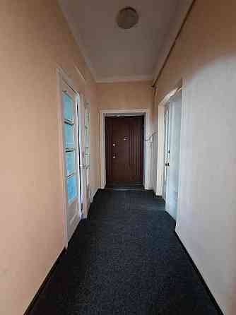 Здається трехкімнатна квартира м.Хрещатик вулиця Хрещатик 29 Київ