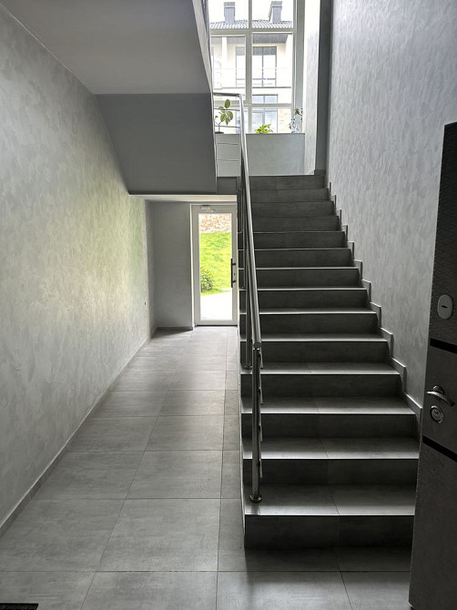 Продаж 1.5кімнатної квартири ,в приватному,закритому комплексі Ужгород - зображення 3