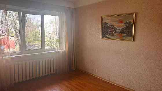 Продам 2-х комнатную квартиру район 7 школы. Запорожье