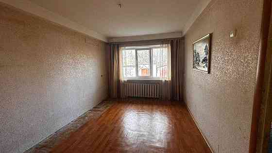 Продам 2-х комнатную квартиру район 7 школы. Запорожье