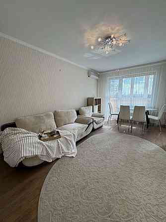 Велика трикімнатна квартира з ремонтом Черкассы