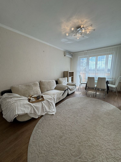 Велика трикімнатна квартира з ремонтом Черкассы - изображение 2