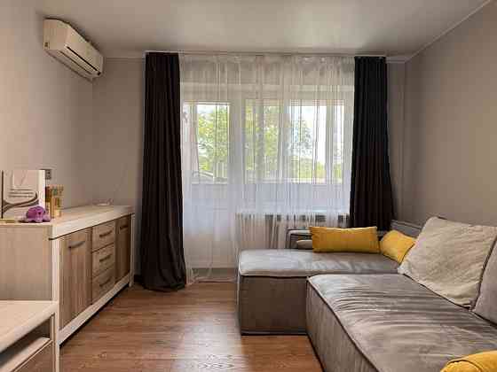 Продаж 2к квартири Запорізьке шосе Тополь Днепр