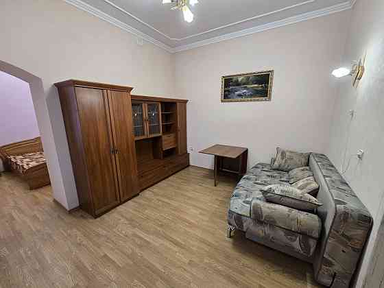 Продаж 3 кімнатна квартира в центрі Чернівців Черновцы