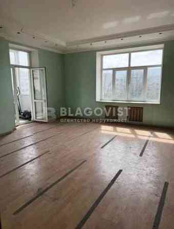 Продам квартиру Костьольна,6   69 кв.   ст.М"МайданНезалежності"-1 хв. Київ