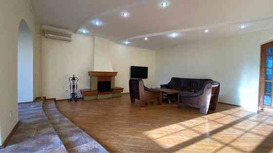 Простора 4-кімнатна квартира в центрі міста — ідеальна для родини! Ивано-Франковск