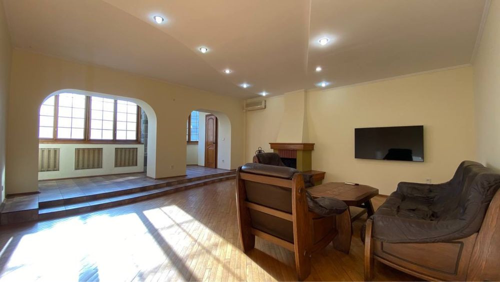 Простора 4-кімнатна квартира в центрі міста — ідеальна для родини! Ивано-Франковск - изображение 2