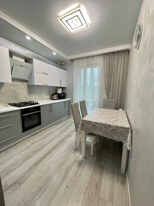 Простора 1-кімнатна квартира в новобудові, район Ювілейний (Стоград] Ровно - изображение 6