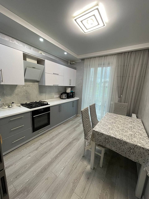 Простора 1-кімнатна квартира в новобудові, район Ювілейний (Стоград] Ровно - изображение 1