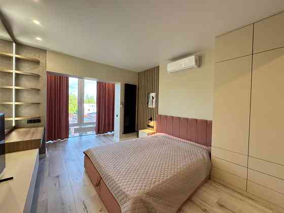 Продається велика Євро Трикімнатна квартира з дизайнерським ремонтом Ирпень