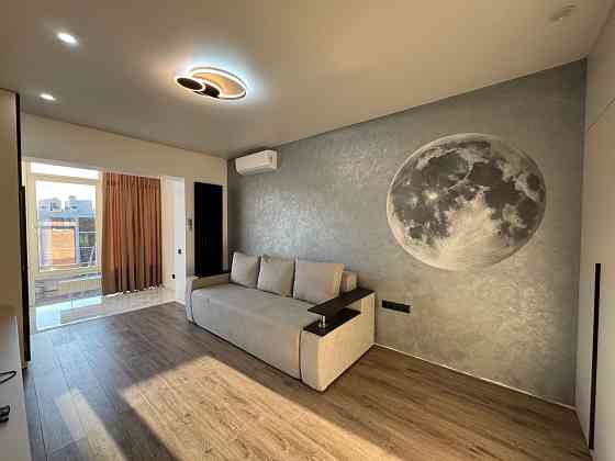 Продається велика Євро Трикімнатна квартира з дизайнерським ремонтом Ирпень