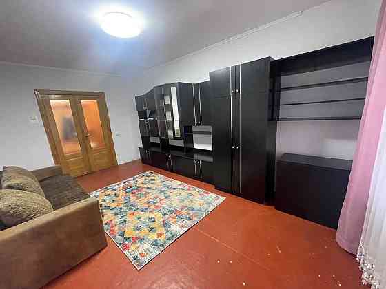 ПРОДАЄТЬСЯ 3-к простора квартира з ремонтом та меблями. Ровно