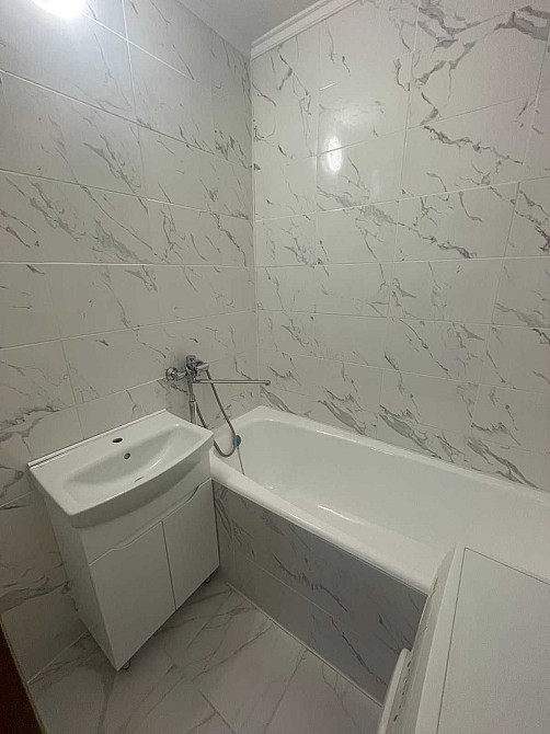 ПРОДАЄТЬСЯ 3-к простора квартира з ремонтом та меблями. Рівне - зображення 8